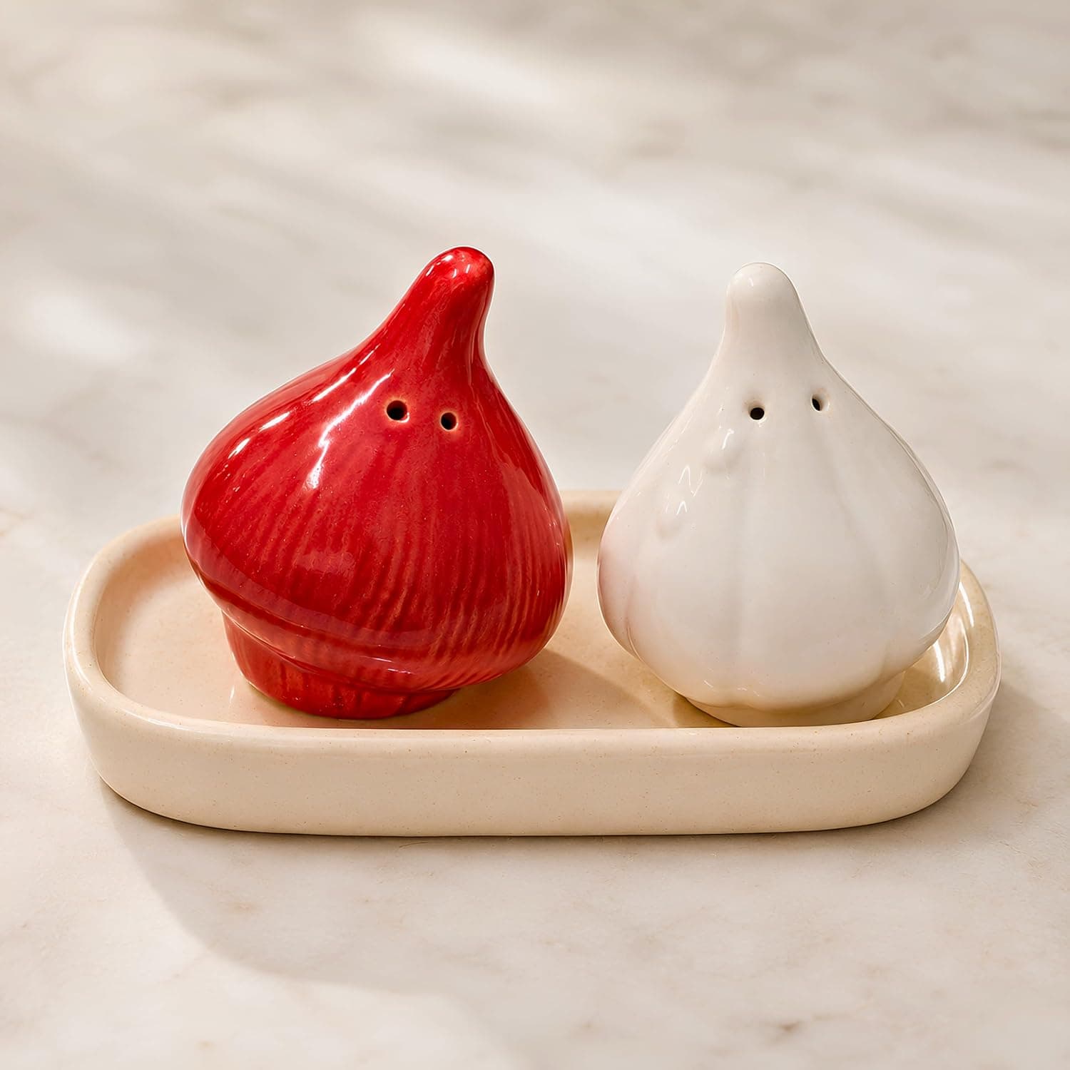 Ceramic Garlic and Onion Salt Pepper Shaker Set with Tray, Set of 2